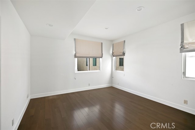 Detail Gallery Image 8 of 12 For 614 Acacia #1/2,  Corona Del Mar,  CA 92625 - 3 Beds | 3 Baths