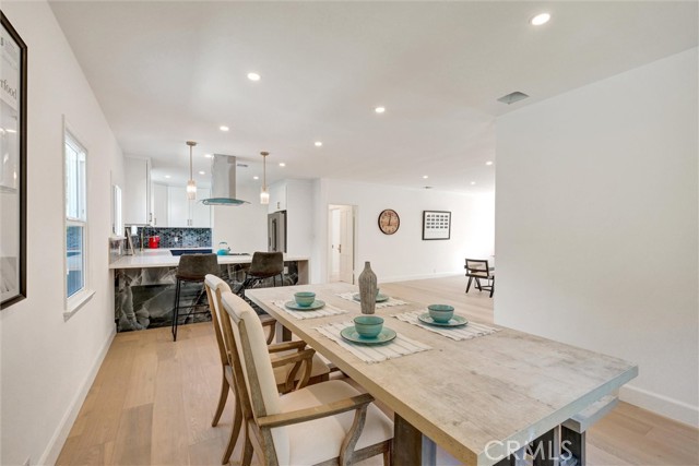 Detail Gallery Image 9 of 31 For 250 S Berkeley, Pasadena,  CA 91107 - 4 Beds | 2 Baths