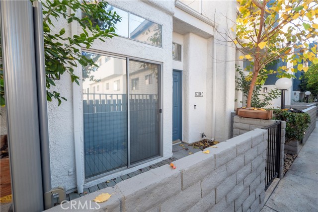 Detail Gallery Image 6 of 39 For 12334 Chandler #C,  Valley Village,  CA 91607 - 2 Beds | 2 Baths