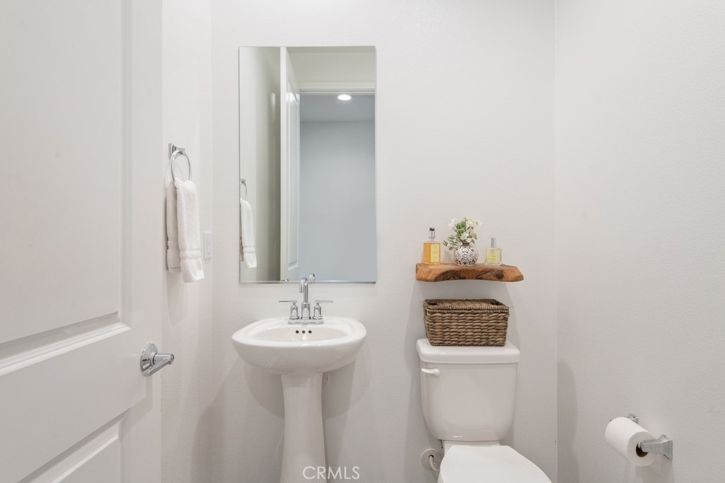 https://media.crmls.org/medias/9dae16c6-2dad-4969-8e10-22c491fb53bb.jpg?preset=X-Large