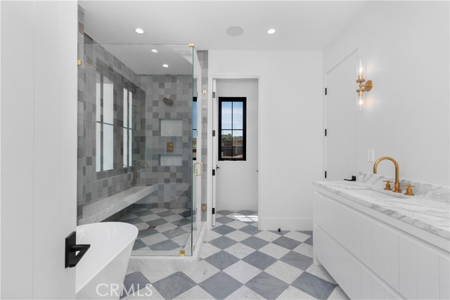 577 36th Street, Manhattan Beach, California 90266, 5 Bedrooms Bedrooms, ,5 BathroomsBathrooms,Residential,Sold,36th,SB21113889