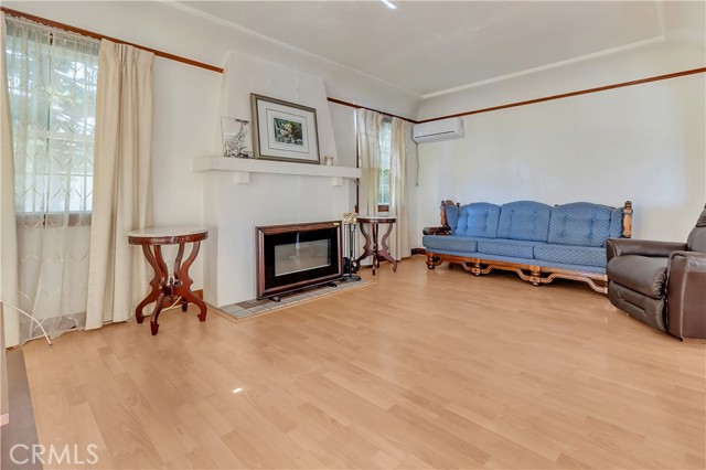 8148 Madison Avenue, South Gate CA: https://media.crmls.org/medias/9dae39a6-366d-43e0-9b09-099409d82450.jpg