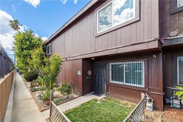 Detail Gallery Image 29 of 31 For 9158 Van Nuys Bld #8,  Panorama City,  CA 91402 - 2 Beds | 3 Baths