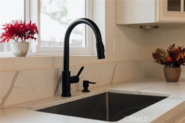 Detail Gallery Image 15 of 45 For 630 Victoria Ln, –,  CA 92386 - 3 Beds | 2 Baths