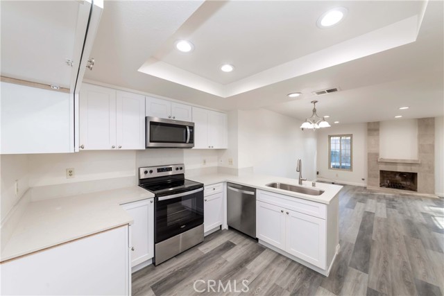 Detail Gallery Image 6 of 33 For 2518 Greenwich Dr, Fullerton,  CA 92833 - 3 Beds | 2 Baths