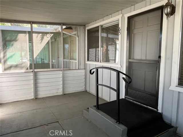 Detail Gallery Image 3 of 24 For 150 E Lakeshore Dr #65,  Lake Elsinore,  CA 92530 - 1 Beds | 1 Baths