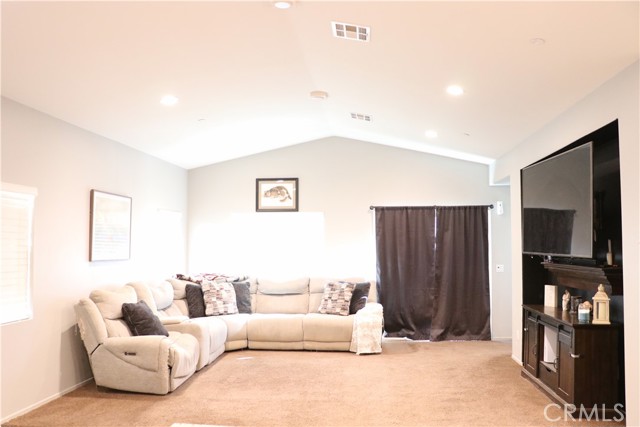 Detail Gallery Image 14 of 40 For 1033 Sparrow Ct, Calimesa,  CA 92320 - 3 Beds | 2 Baths