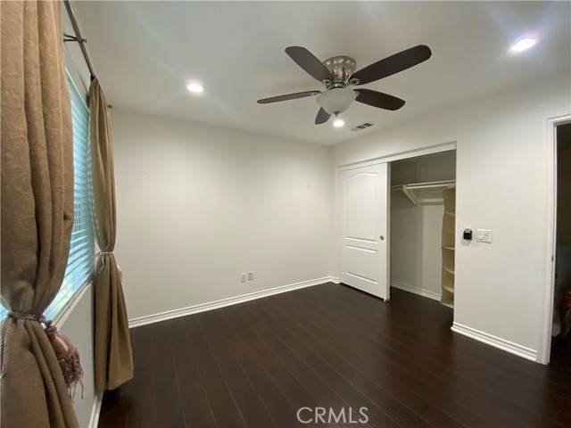 Detail Gallery Image 15 of 21 For 19303 Cohasset St, Reseda,  CA 91335 - 4 Beds | 3 Baths