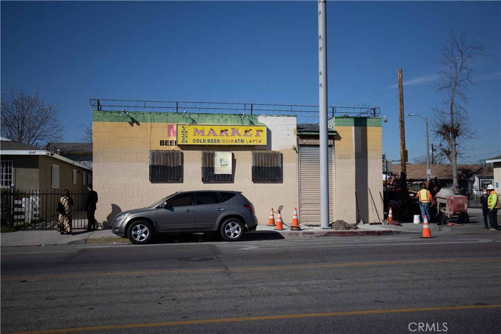 8001 S San Pedro Street, Los Angeles, CA 90003