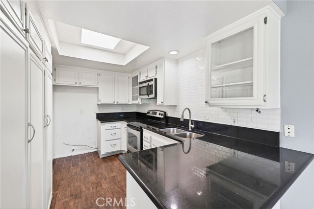 Detail Gallery Image 17 of 29 For 2115 Ohio, Signal Hill,  CA 90755 - 2 Beds | 2 Baths