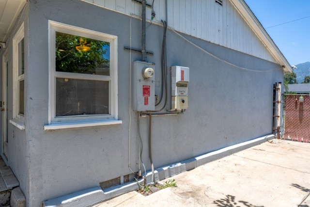 328 Joella Street, Monrovia CA: https://media.crmls.org/medias/9db2e9a5-7fa7-4c76-8b27-720571aa3cd2.jpg