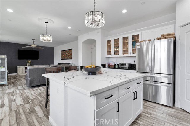 Detail Gallery Image 10 of 49 For 13458 Snowdrop Ct, Victorville,  CA 92394 - 5 Beds | 3 Baths