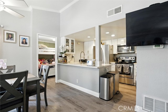 26212 La Real, Mission Viejo CA: https://media.crmls.org/medias/9db5fd29-7c2b-4538-8a69-b6b64b475374.jpg