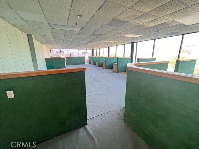 434 Cloverleaf Drive, Baldwin Park, California 91706, ,Commercial Lease,For Rent,434 Cloverleaf Drive,CRCV24001986