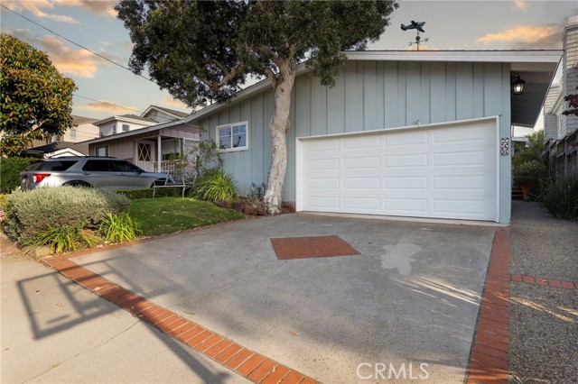 746 27th Street, Manhattan Beach, California 90266, 4 Bedrooms Bedrooms, ,2 BathroomsBathrooms,Residential,Sold,27th,SB24152503