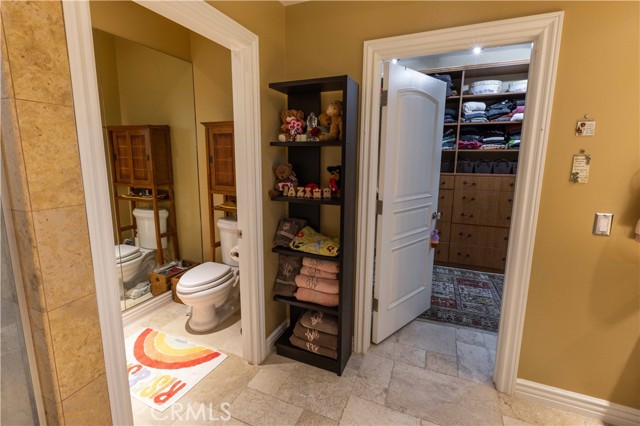 Detail Gallery Image 36 of 67 For 18917 Carmel Crest Dr, Tarzana,  CA 91356 - 5 Beds | 5 Baths