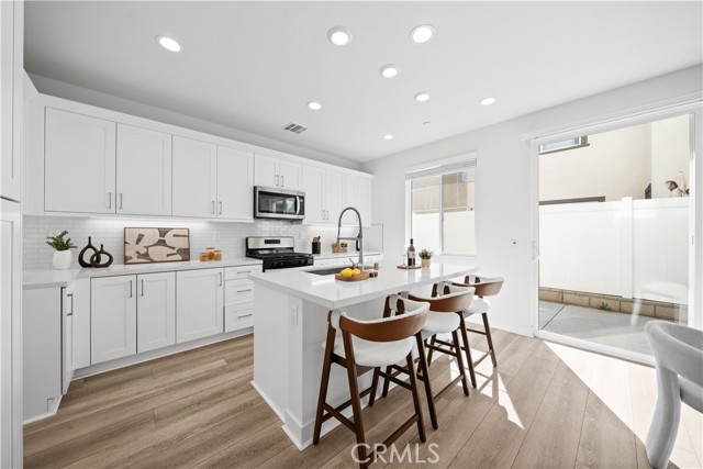 4253 S Heather Privado, Ontario CA: https://media.crmls.org/medias/9db6f954-b2af-41a8-9585-d9af4a5150a4.jpg