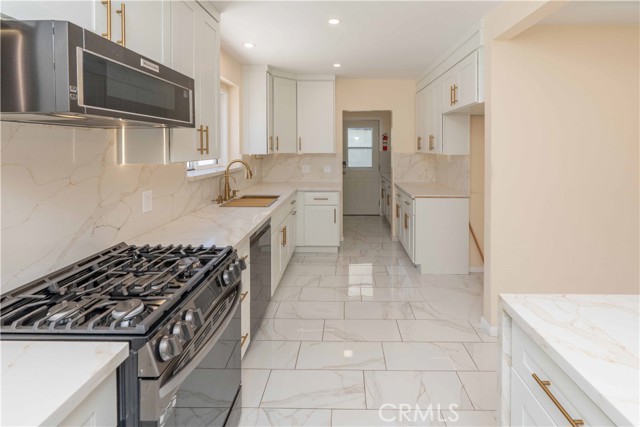 Detail Gallery Image 11 of 44 For 536 Myrtle St, Glendale,  CA 91203 - 2 Beds | 2 Baths