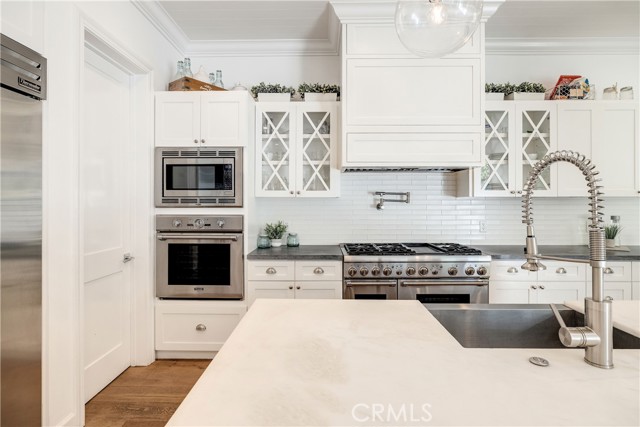 2001 Oak Avenue, Manhattan Beach, California 90266, 5 Bedrooms Bedrooms, ,5 BathroomsBathrooms,Residential,For Sale,Oak,SB25183354