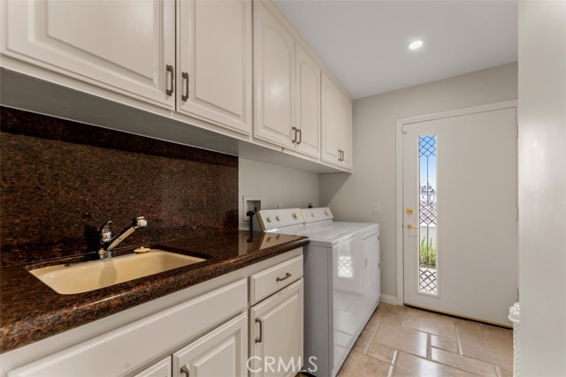 Detail Gallery Image 23 of 31 For 4501 Roxbury Rd, Corona Del Mar,  CA 92625 - 3 Beds | 3/1 Baths