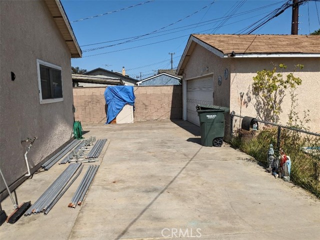 12432 212th Street, Lakewood, California 90715, 3 Bedrooms Bedrooms, ,1 BathroomBathrooms,Single Family Residence,For Sale,212th,IG24111771