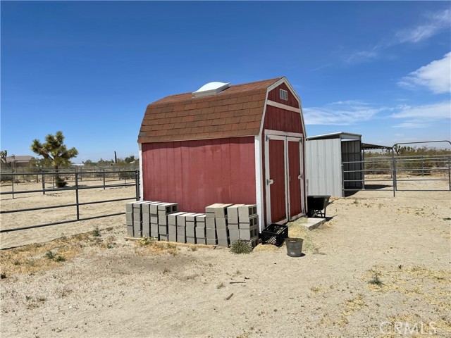 Detail Gallery Image 27 of 33 For 528 Sacramento Rd, Pinon Hills,  CA 92372 - 4 Beds | 3 Baths