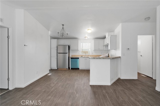 27320 Rodeo Road, Helendale CA: https://media.crmls.org/medias/9dba47f6-6c5f-4654-85e1-c096e6520ecc.jpg