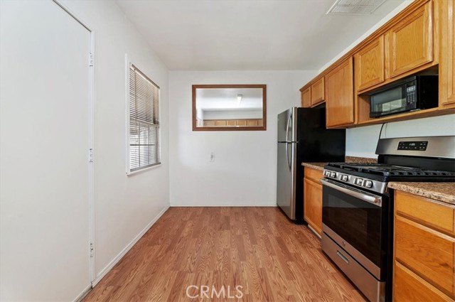 Detail Gallery Image 12 of 32 For 4694 N Mayfield, San Bernardino,  CA 92407 - 2 Beds | 1 Baths