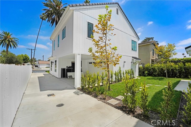 107 N Parkwood Avenue, Pasadena CA: https://media.crmls.org/medias/9dbb62bc-5c3b-4de1-948c-d1d00e7acab0.jpg
