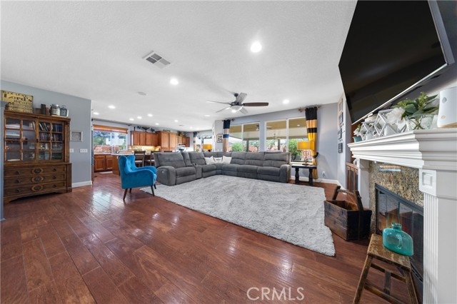 Detail Gallery Image 6 of 62 For 28012 Windjammer Ct, Menifee,  CA 92585 - 3 Beds | 3/1 Baths