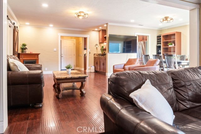 Detail Gallery Image 21 of 56 For 2425 Heather Ave, Long Beach,  CA 90815 - 3 Beds | 3 Baths