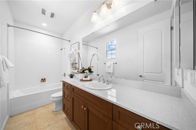 106 Trowel, Irvine CA: https://media.crmls.org/medias/9dbba599-5663-4b00-a87f-8f70c6a7527d.jpg