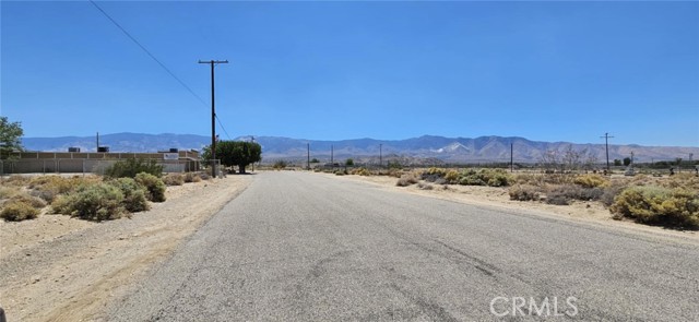 800 Oracle Rd., Lucerne Valley CA: https://media.crmls.org/medias/9dbbe0a4-293e-437a-9deb-bf65e07da39f.jpg