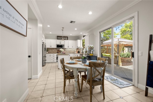 68 Radiance Lane, Rancho Santa Margarita CA: https://media.crmls.org/medias/9dbbfe9f-634c-4b0a-aaf0-ff955436bd82.jpg