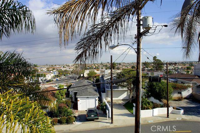 1519 Wollacott, Redondo Beach, California 90278, 4 Bedrooms Bedrooms, ,2 BathroomsBathrooms,Residential,Sold,Wollacott,S922637