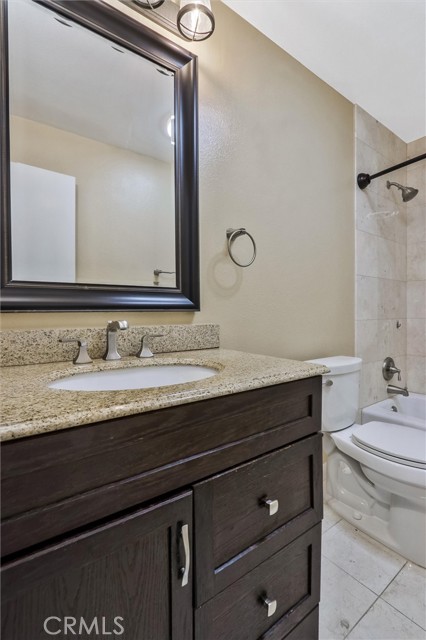 Detail Gallery Image 18 of 29 For 2522 Clairemont Dr #203,  San Diego,  CA 92117 - 2 Beds | 2 Baths