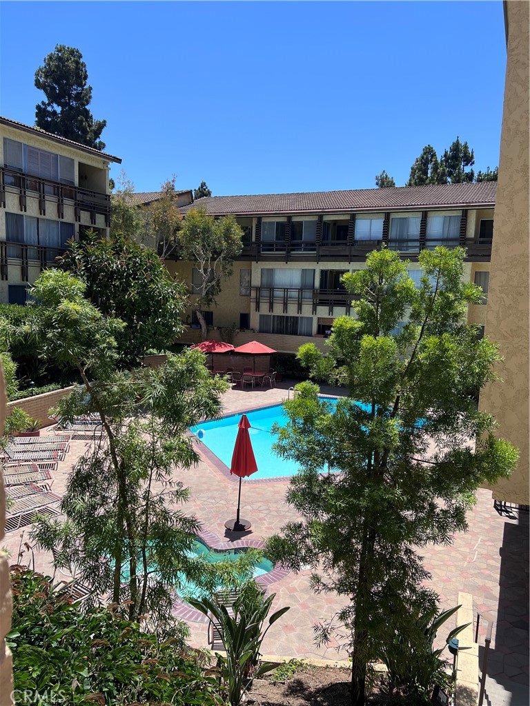 5600 Kensington Way #209