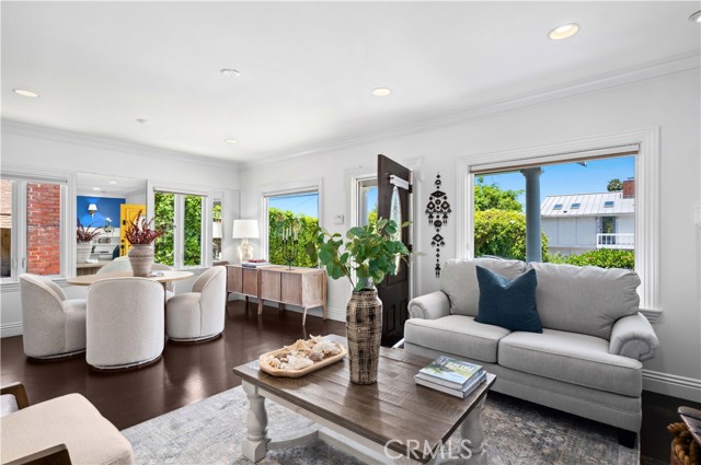 541 Thalia Street, Laguna Beach CA: https://media.crmls.org/medias/9dbcc230-8241-46b8-b7b4-c3d4dfff23bc.jpg