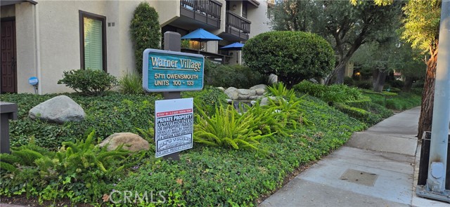 5711 Owensmouth Avenue, Woodland Hills CA: https://media.crmls.org/medias/9dbce331-3c07-4914-8994-081ba4c1393f.jpg