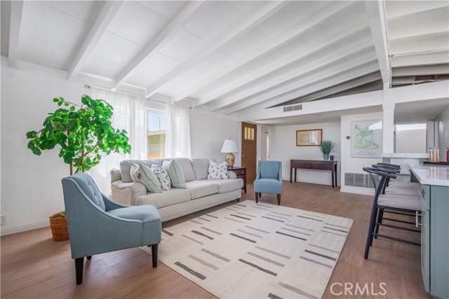 Detail Gallery Image 10 of 36 For 221 S Mall Way, Anaheim,  CA 92804 - 3 Beds | 2 Baths