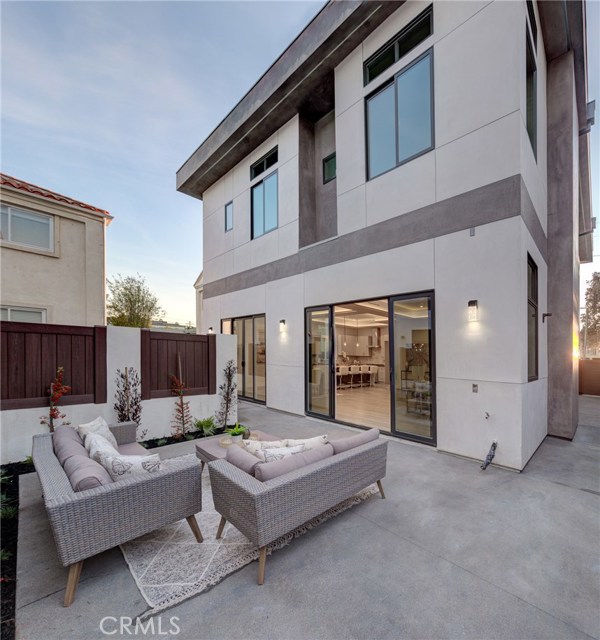 206 Juanita Avenue, Redondo Beach, California 90277, 4 Bedrooms Bedrooms, ,3 BathroomsBathrooms,Residential,Sold,Juanita,PV20030908