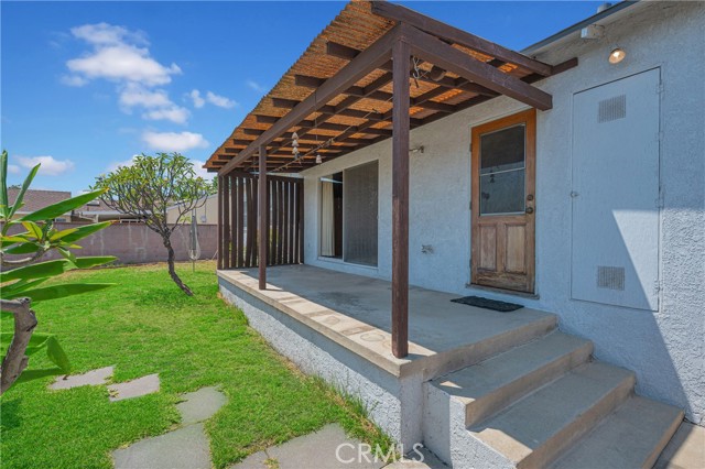 321 E Oakmont Drive, Montebello CA: https://media.crmls.org/medias/9dbff979-2d6b-462a-98d7-79218450cc9a.jpg