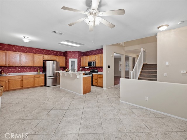 Detail Gallery Image 4 of 48 For 13752 Dodie Ave, Victorville,  CA 92392 - 4 Beds | 3/1 Baths
