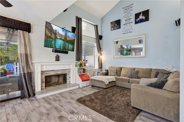 Detail Gallery Image 7 of 33 For 2026 San Diego, Corona,  CA 92882 - 3 Beds | 2/1 Baths