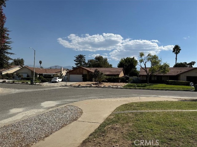 Detail Gallery Image 14 of 14 For 1560 Stillman Ave, Redlands,  CA 92374 - 4 Beds | 2/1 Baths