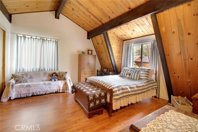 Detail Gallery Image 18 of 42 For 42716 Juniper Dr, Big Bear Lake,  CA 92315 - 4 Beds | 2 Baths