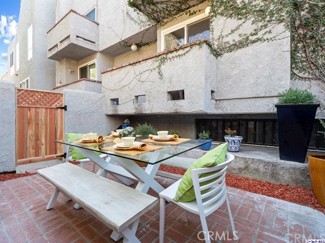 2 Bed Home for Sale in Studio City, California