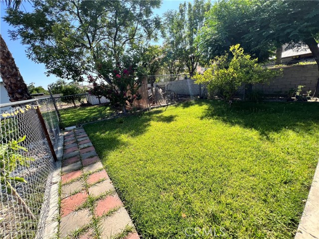 3855 Maine Avenue, Baldwin Park CA: https://media.crmls.org/medias/9dc3f5f7-8e2b-470d-973b-b8290a52f920.jpg