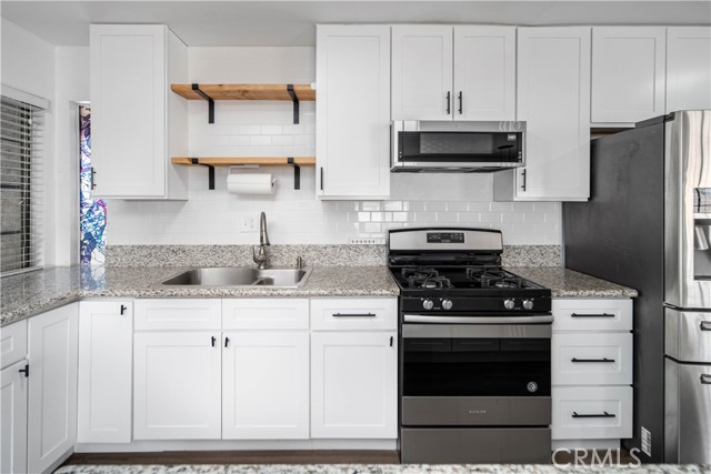 Detail Gallery Image 14 of 37 For 7881 Fernwood, California City,  CA 93505 - 3 Beds | 2 Baths