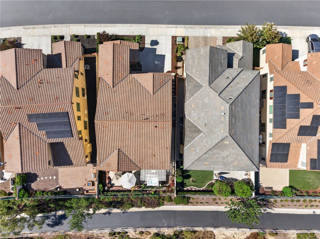 https://media.crmls.org/medias/9dc51400-f491-4d37-bf9d-086a65029a9f.jpg?preset=X-Large